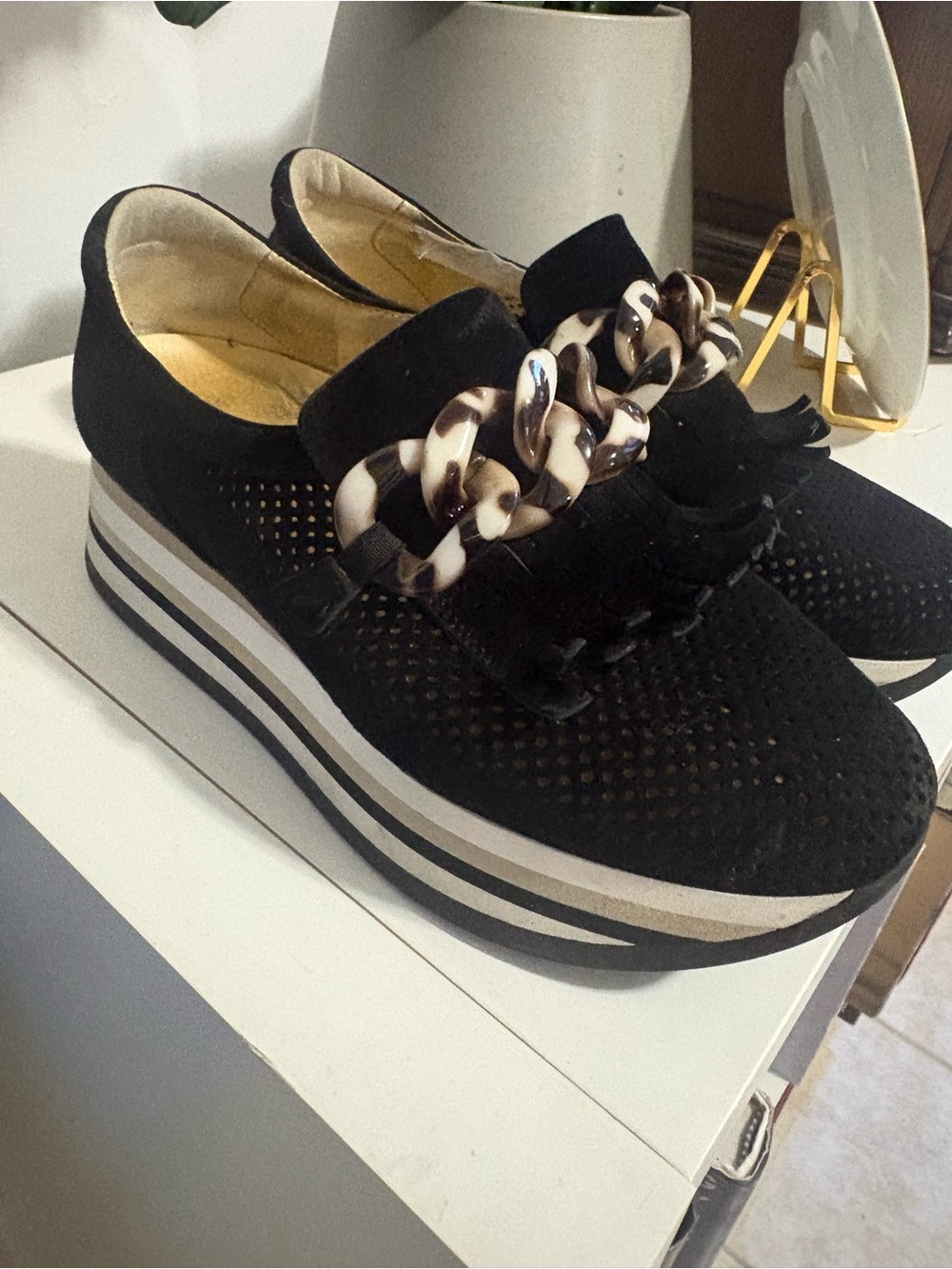 Softwaves Cadie black slip-on platform sneakers